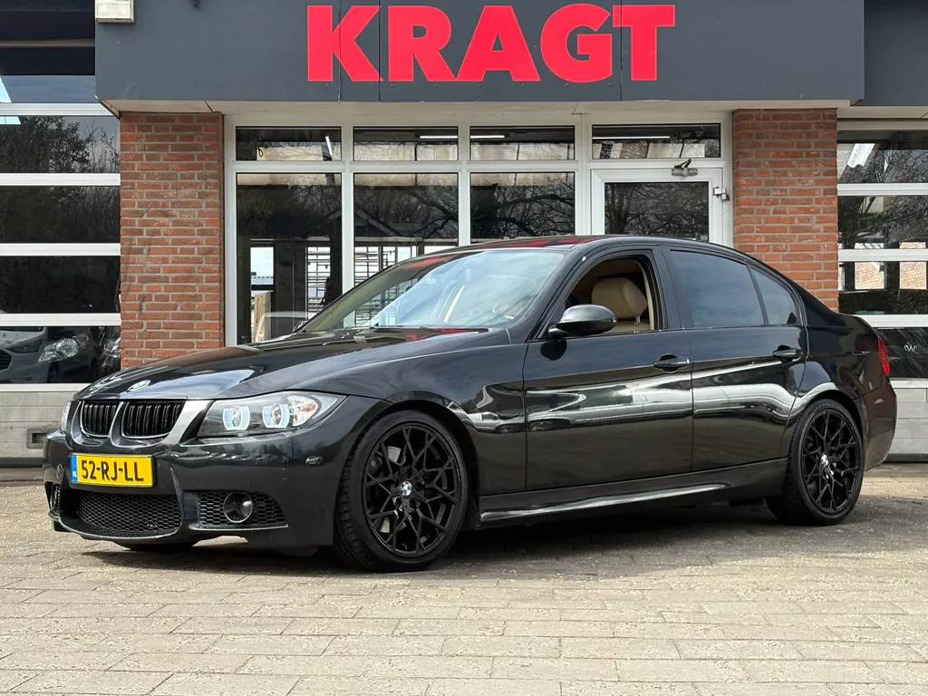 BMW 3-serie Dynamic Executive 330i 260 pk - AUTOMAAT - Leder
