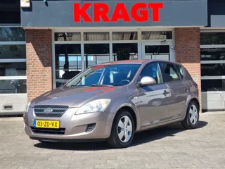 Kia Cee'd X-tra 1.4 109 pk - APK 02-2026! - Koude airco - 2 sleutels